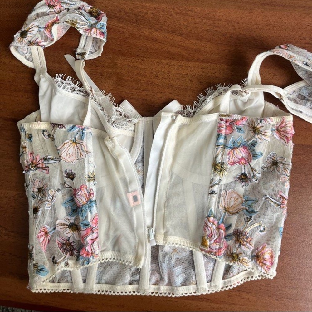 Victoria Secrets Lace Cap-Sleeve Corset Top New Small - Picture 12 of 13